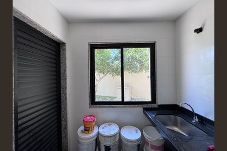 Casa de condomínio à venda com 350m², 4 quartos e 1 vaga Casa de condomínio à venda com 350m², 4 quartos e 1 vagaÁrea de Serviço