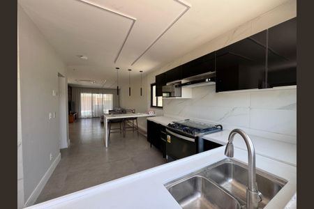 Casa de condomínio à venda com 350m², 4 quartos e 1 vaga Casa de condomínio à venda com 350m², 4 quartos e 1 vagaCozinha