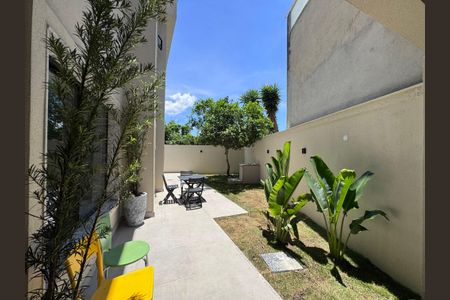 Casa de condomínio à venda com 350m², 4 quartos e 1 vaga Casa de condomínio à venda com 350m², 4 quartos e 1 vagaÁrea externa