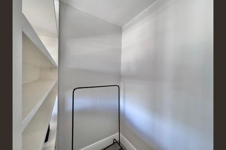 Casa de condomínio à venda com 350m², 4 quartos e 1 vaga Casa de condomínio à venda com 350m², 4 quartos e 1 vagaQuarto