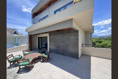 Casa de condomínio à venda com 350m², 4 quartos e 1 vaga Casa de condomínio à venda com 350m², 4 quartos e 1 vagaSuíte 1 - Master - Terraço