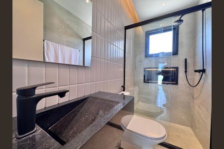 Casa de condomínio à venda com 350m², 4 quartos e 1 vaga Casa de condomínio à venda com 350m², 4 quartos e 1 vagaBanheiro