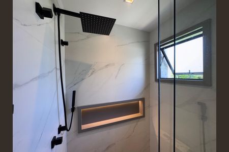 Casa de condomínio à venda com 350m², 4 quartos e 1 vaga Casa de condomínio à venda com 350m², 4 quartos e 1 vagaSuíte 1 - Master - Banheiro