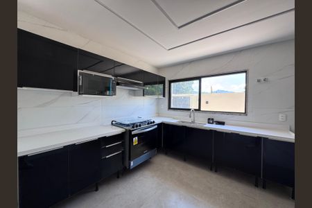 Casa de condomínio à venda com 350m², 4 quartos e 1 vaga Casa de condomínio à venda com 350m², 4 quartos e 1 vagaCozinha