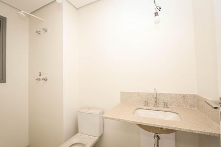 Apartamento para alugar com 63m², 2 quartos e 1 vaga Apartamento para alugar com 63m², 2 quartos e 1 vagaBanheiro da Suite