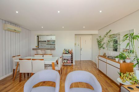 Sala de apartamento para alugar com 2 quartos, 75m² em Jardim Itu, Porto Alegre