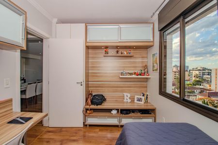 Quarto  de apartamento para alugar com 2 quartos, 75m² em Jardim Itu, Porto Alegre