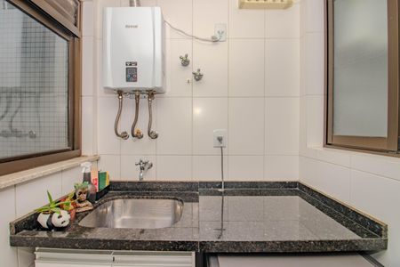 Apartamento para alugar com 75m², 2 quartos e 2 vagas Apartamento para alugar com 75m², 2 quartos e 2 vagasCozinha e Área de Serviço