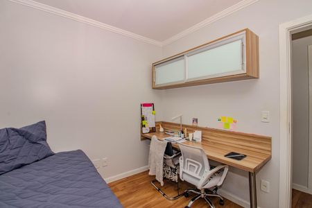 Quarto  de apartamento para alugar com 2 quartos, 75m² em Jardim Itu, Porto Alegre