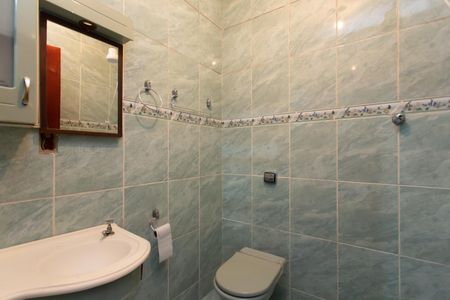 Casa à venda com 208m², 5 quartos e 1 vagaBanheiro 2