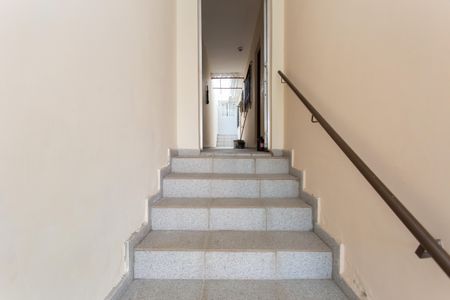 Casa à venda com 208m², 5 quartos e 1 vagaEscada - Entrada 