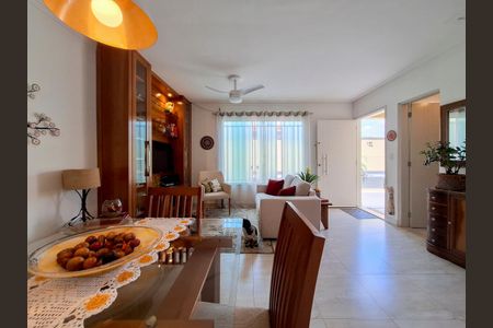 Casa de condomínio à venda com 116m², 3 quartos e 1 vagaSala