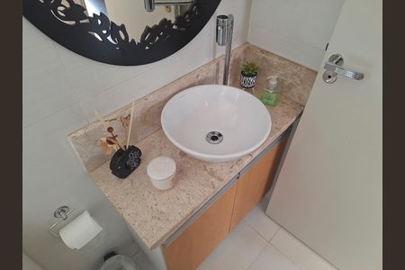 Casa de condomínio à venda com 116m², 3 quartos e 1 vagaBanheiro