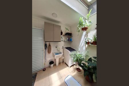 Casa de condomínio à venda com 116m², 3 quartos e 1 vagaÁrea de Serviço