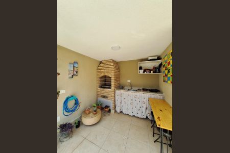 Casa de condomínio à venda com 116m², 3 quartos e 1 vagaQuintal