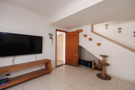 Casa para alugar com 131m², 3 quartos e 2 vagas Casa para alugar com 131m², 3 quartos e 2 vagasSala