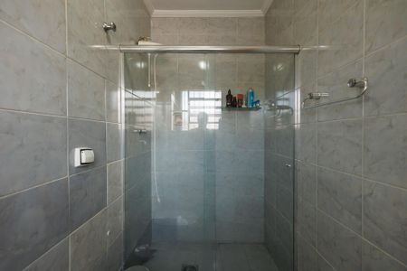 Casa para alugar com 131m², 3 quartos e 2 vagas Casa para alugar com 131m², 3 quartos e 2 vagasBanheiro da Suíte