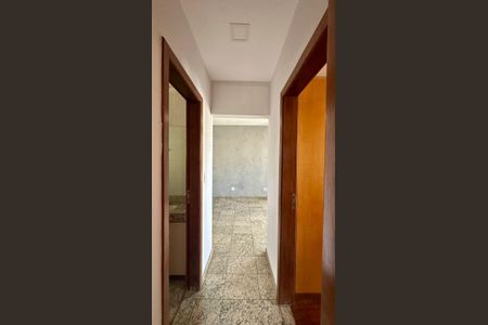 Apartamento à venda com 70m², 2 quartos e 2 vagasCorredor 