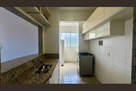 Apartamento à venda com 70m², 2 quartos e 2 vagasCozinha 