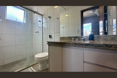 Apartamento à venda com 70m², 2 quartos e 2 vagasBanheiro 