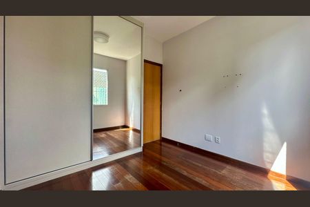 Apartamento à venda com 70m², 2 quartos e 2 vagasQuarto 