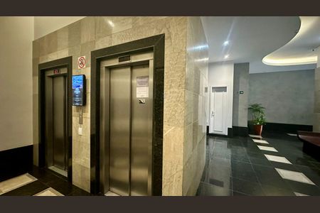 Apartamento à venda com 70m², 2 quartos e 2 vagasElevadores 