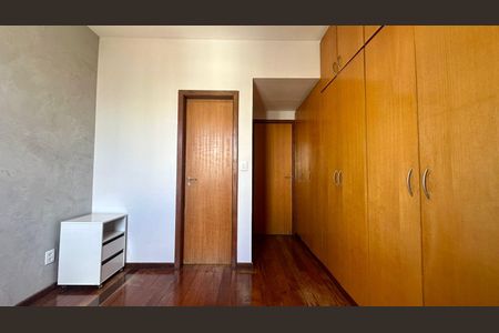 Apartamento à venda com 70m², 2 quartos e 2 vagasQuarto 