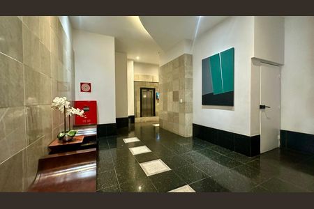 Apartamento à venda com 70m², 2 quartos e 2 vagasHall social 