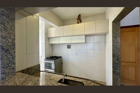 Apartamento à venda com 70m², 2 quartos e 2 vagasCozinha 