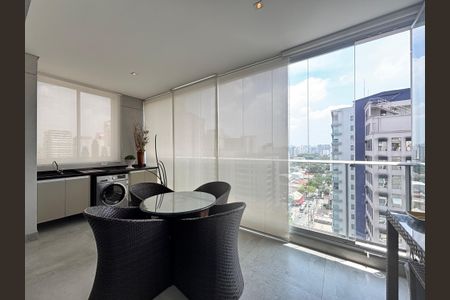 Varanda de kitnet/studio para alugar com 1 quarto, 45m² em Indianópolis, São Paulo