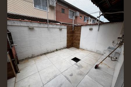 Casa de condomínio à venda com 83m², 3 quartos e 2 vagasQuintal
