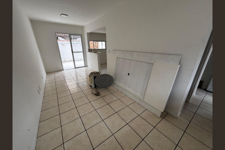 Sala de casa de condomínio para alugar com 3 quartos, 83m² em Vargem Grande, Rio de Janeiro