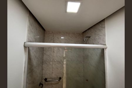 Casa de condomínio à venda com 83m², 3 quartos e 2 vagasBanheiro Social