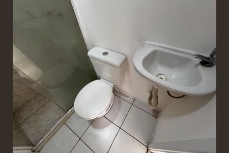 Casa de condomínio à venda com 83m², 3 quartos e 2 vagasBanheiro Social