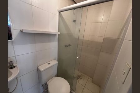 Casa de condomínio à venda com 83m², 3 quartos e 2 vagasBanheiro 