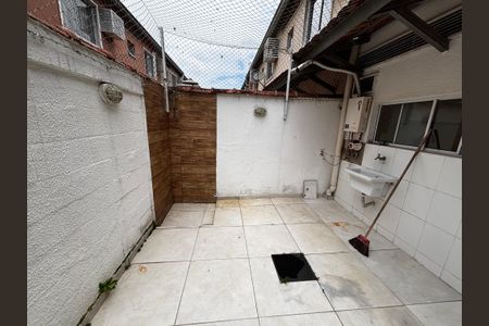 Casa de condomínio à venda com 83m², 3 quartos e 2 vagasQuintal
