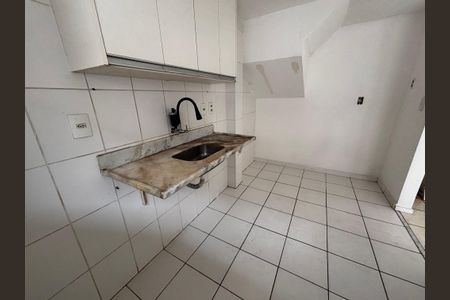 Casa de condomínio à venda com 83m², 3 quartos e 2 vagasCozinha