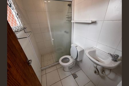 Casa de condomínio à venda com 83m², 3 quartos e 2 vagasBanheiro da Suíte