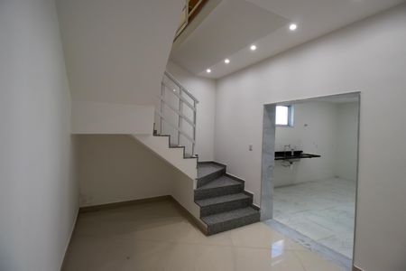 Casa para alugar com 4 quartos, 200m² em Vila da Penha, Rio de Janeiro