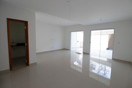 Casa à venda com 200m², 4 quartos e 1 vaga