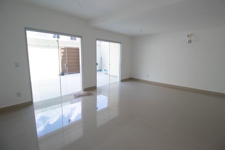 Casa à venda com 200m², 4 quartos e 1 vaga