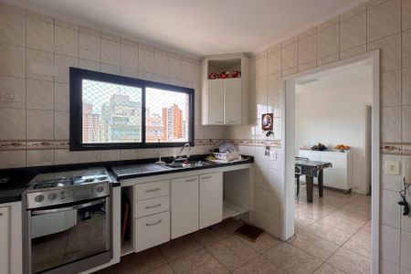 Apartamento à venda com 240m², 4 quartos e 3 vagas Apartamento à venda com 240m², 4 quartos e 3 vagasCozinha
