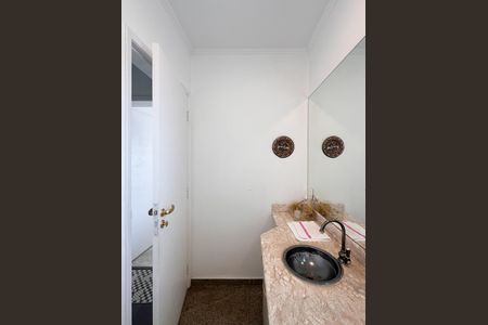 Apartamento à venda com 240m², 4 quartos e 3 vagas Apartamento à venda com 240m², 4 quartos e 3 vagasLavabo