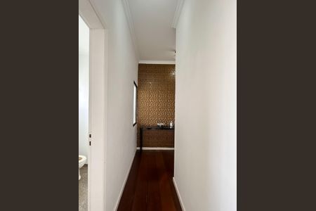 Apartamento à venda com 240m², 4 quartos e 3 vagas Apartamento à venda com 240m², 4 quartos e 3 vagasCorredor