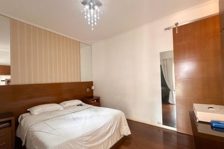 Apartamento à venda com 240m², 4 quartos e 3 vagas Apartamento à venda com 240m², 4 quartos e 3 vagasSuíte 1