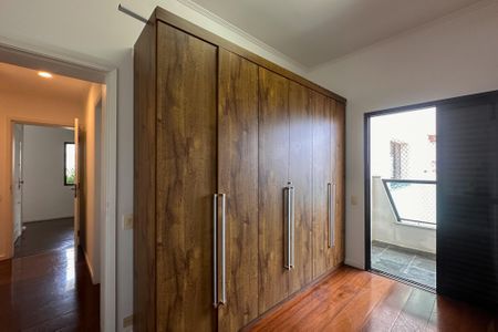 Apartamento à venda com 240m², 4 quartos e 3 vagas Apartamento à venda com 240m², 4 quartos e 3 vagasQuarto 2