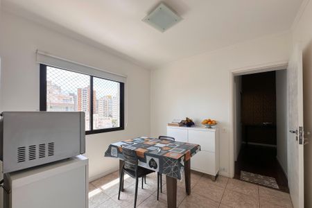 Apartamento à venda com 240m², 4 quartos e 3 vagas Apartamento à venda com 240m², 4 quartos e 3 vagasCopa