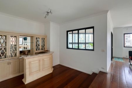 Apartamento à venda com 240m², 4 quartos e 3 vagas Apartamento à venda com 240m², 4 quartos e 3 vagasSala