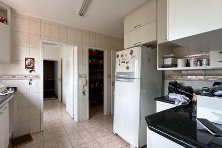 Apartamento à venda com 240m², 4 quartos e 3 vagas Apartamento à venda com 240m², 4 quartos e 3 vagasCozinha
