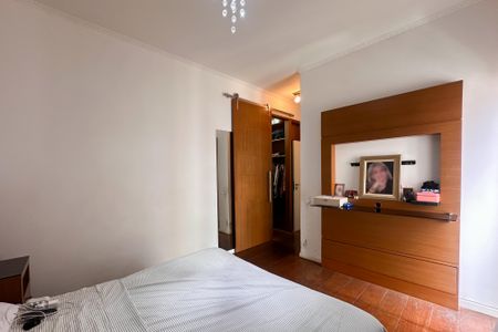 Apartamento à venda com 240m², 4 quartos e 3 vagas Apartamento à venda com 240m², 4 quartos e 3 vagasSuíte 1